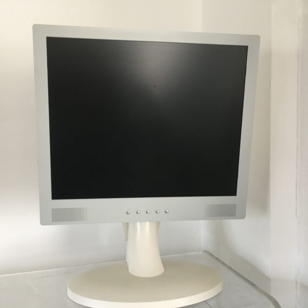 Stryker 19 col monitor